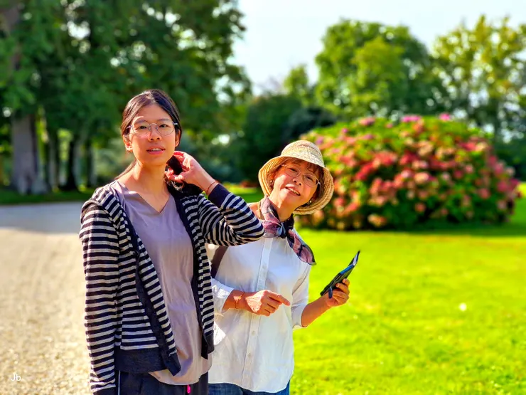 【妻女在城堡迎賓道】