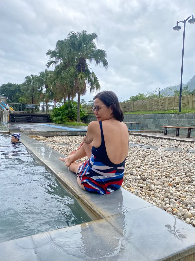 圓滾滾的，也蠻肉感（長髮，還是比較溫柔）