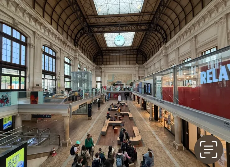 車站大廳，歐洲宮廷風格