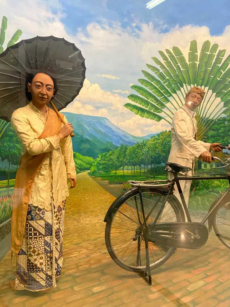 看起來很溫柔的Santana服裝。