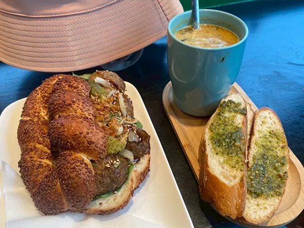 在現場吃也可以請他們熱，用這張照片結束這一回合