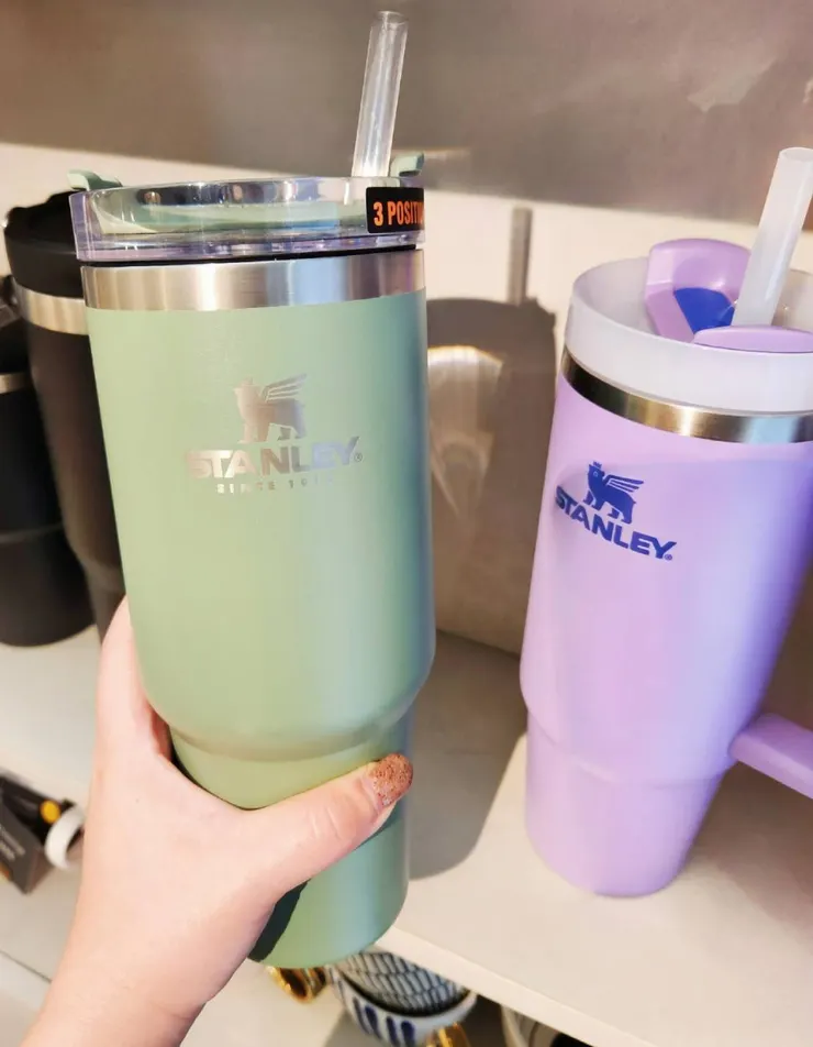 墨綠色STANLEY冒險系列吸管隨手杯(實在是愛爆這個墨綠色)