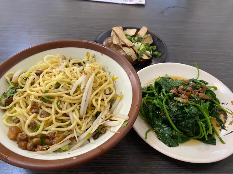 對我來說，眷村美食就是麵食、饅頭這類的北方食物