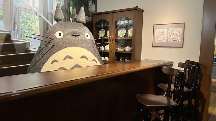 想跟牠點一杯咖啡。