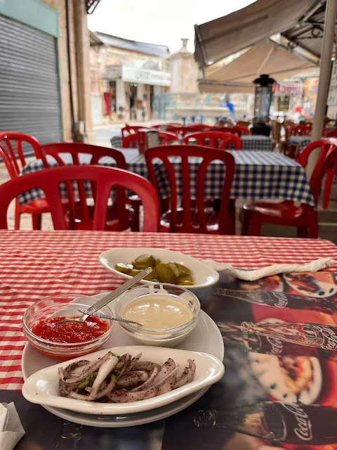 這在舊城區點的,這只是主餐的配菜,主餐是一份沙威瑪之類的東西,疫情期間₪35,疫情後₪55 (約台幣490)