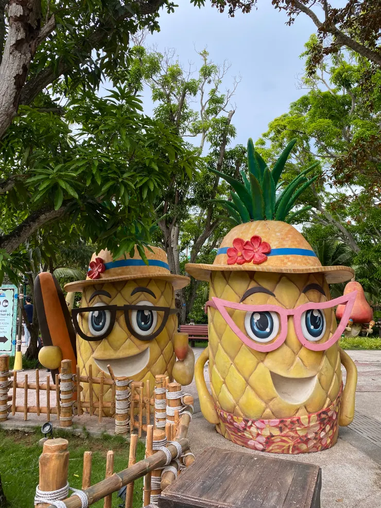 是誰藏在深海的大鳳梨裡?