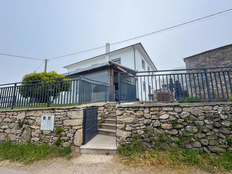 終於喝到熱騰騰的咖啡和早餐，借衛生紙給韓國大姐，她問我是不是韓國人，저는 대만 사람이에요!（學韓文的錢錢沒有白花！😌）