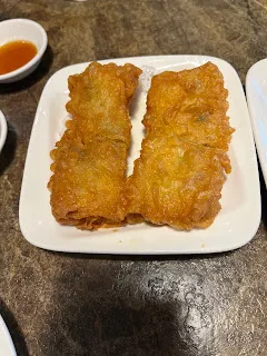 買彩券是這樣，買一兩次就中獎的話，那自身的限制性信念可得要清除掉大部分才行。因此採取的策略是持續的買進，縱使知道機率都是一樣的，沒有說買越多次越容易中，就是要去不停的重新寫入自己的信念，直到沒有任何質疑為止。此時，就能讓自己處於一種已經中獎的狀態。