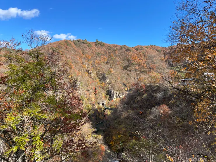 大崎的鳴子峽，火車停駛，有熊出沒