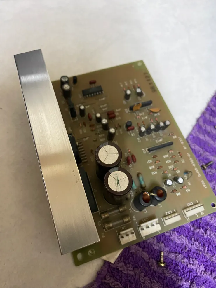 放大器也是,順便清除灰塵