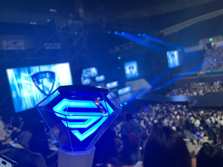 每一場必拍的手燈照