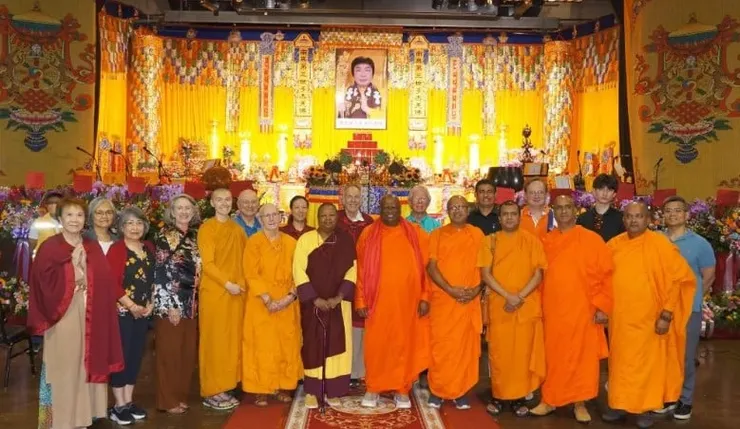 Photo Courtesy: Shawn Liu (Venerable Chandima, Venerable Pannavati, Buddhist professors and scholars from Sri Lanka, and others attended the Dharma Assembly to honor the Holy Birthday of H.H.&nbsp;Dorje Chang Buddha III.)