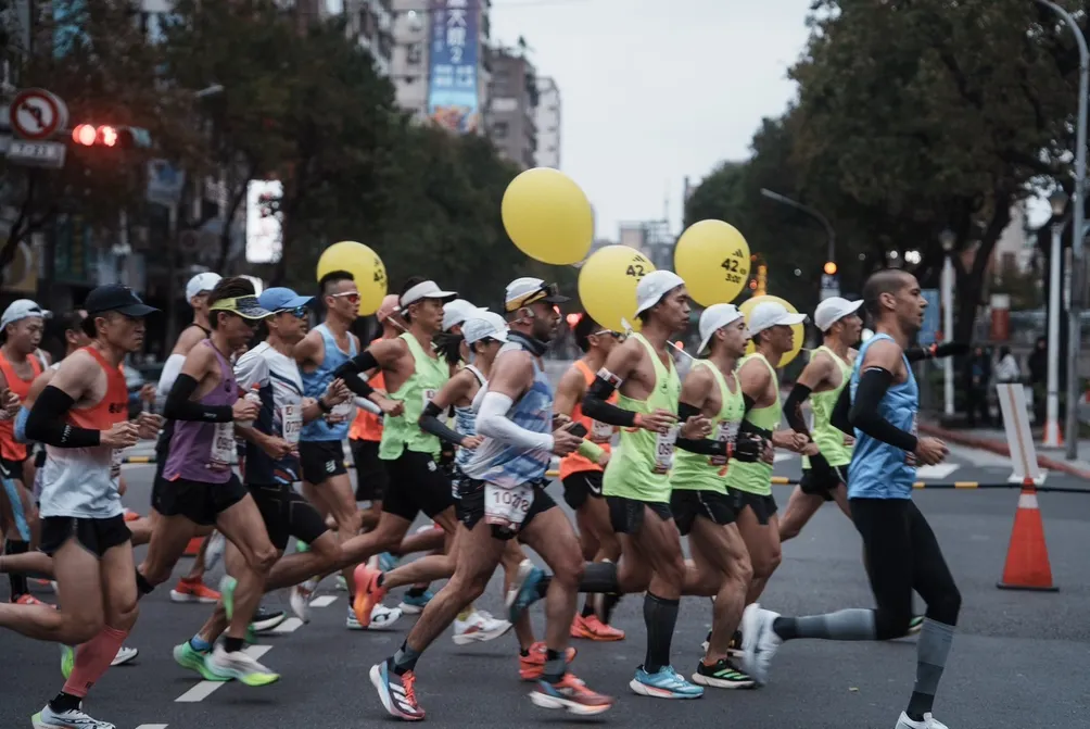 跑步的旋轉木馬 - 我因選擇而存在