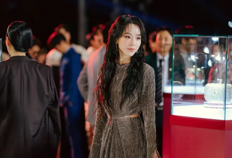 莎拉的真偽人生 | 評價 7.6/10  | awwrated