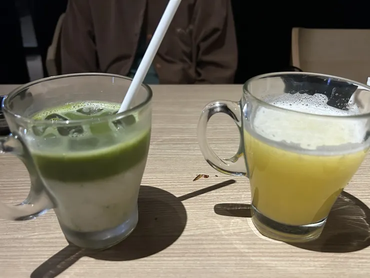 抹茶豆乳與鳳梨苦瓜汁