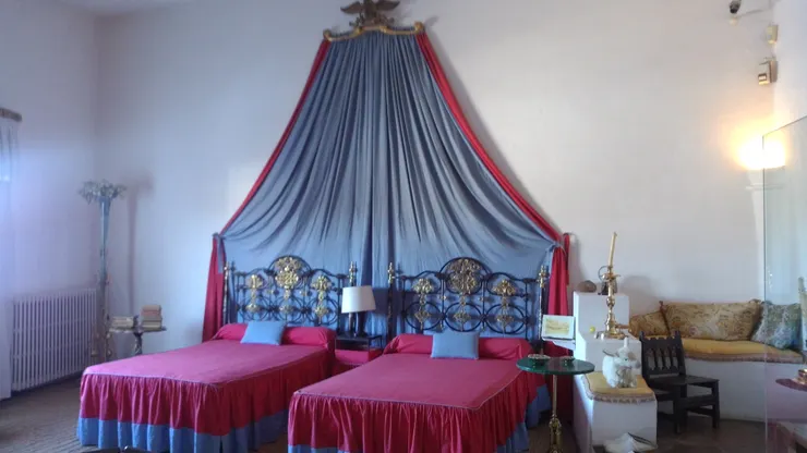 故居內部，手機沒有廣角的年代，照片真的...