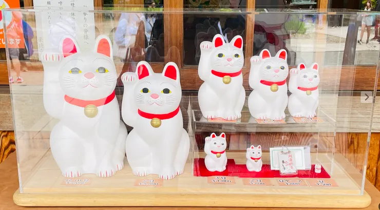 豪德寺販售九種尺寸的招財貓，價格從日圓500~7,000。