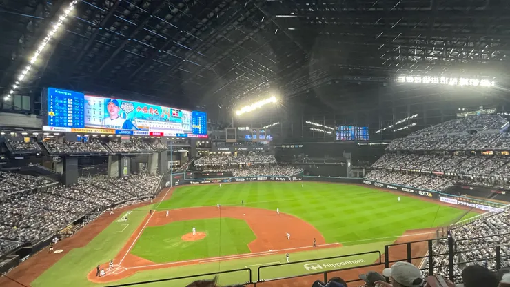 來到這座2023年才啟用的球場朝聖啦。