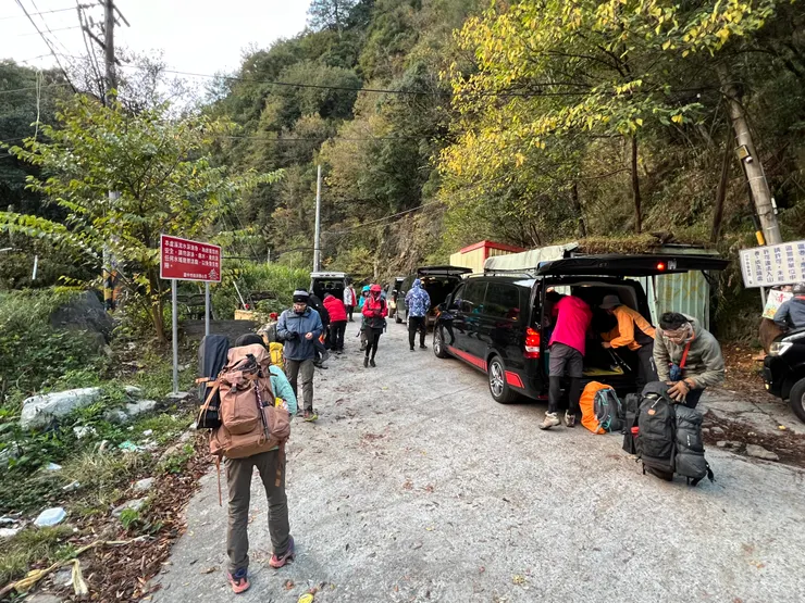 準備轉接駁車(碰碰車)