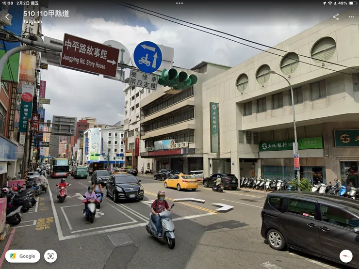 延平路雙邊皆無實體人行道。（截自Google Earth）