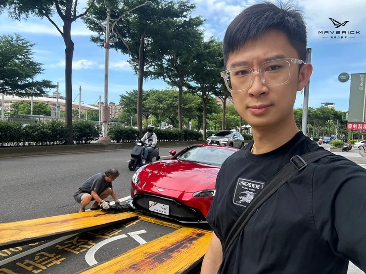 日規Aston Martin Vantage V8