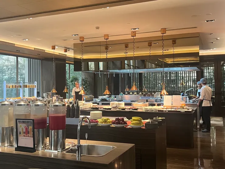 酒店的自助餐，安全又衛生