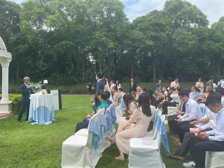 / 戶外證婚儀式 也帶著滿滿的感動 /