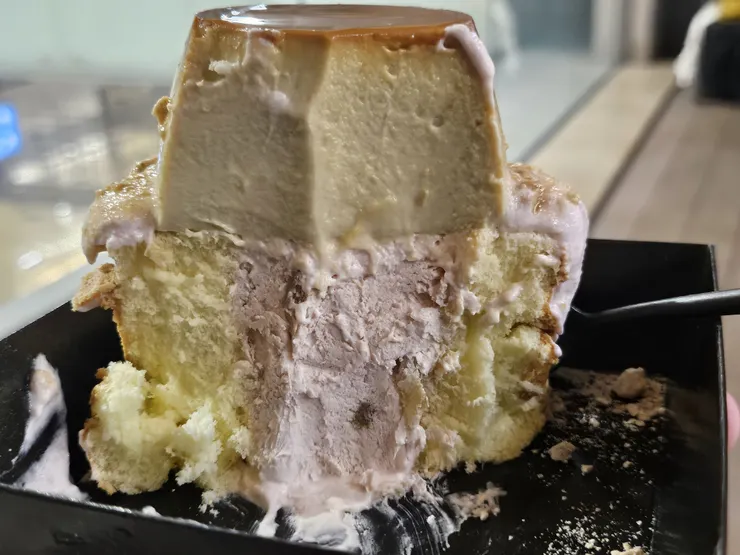 布丁的部分算蠻紮實的，甜度有，但不會膩