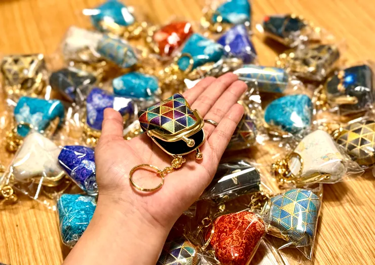 📍獅太加碼送送送：『台灣製造-純手工鈴鈴迷你口金包』