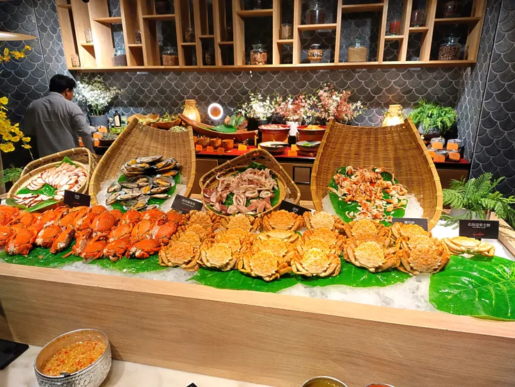 章魚 & 紐西蘭淡菜 & 透抽 & 蘭花蚌 & 旭蟹 & 北海道栗毛蟹