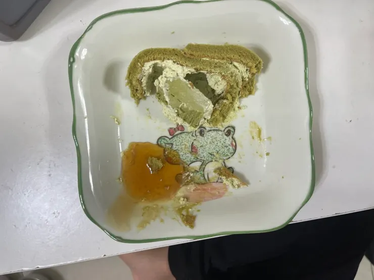 杯盤狼藉