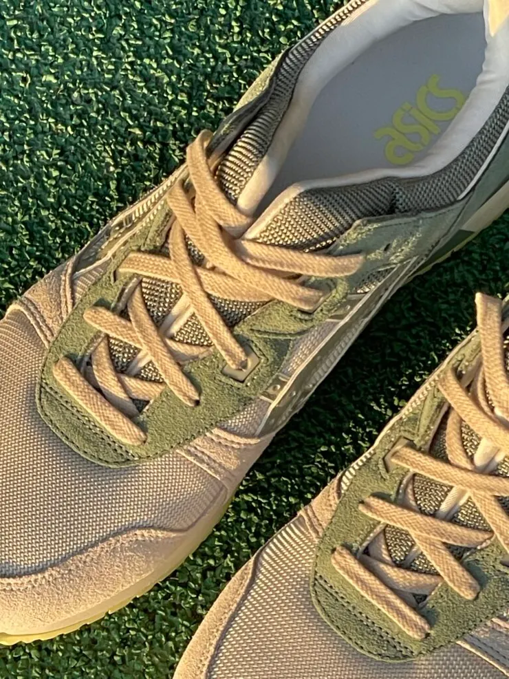 招牌的分離鞋舌設計