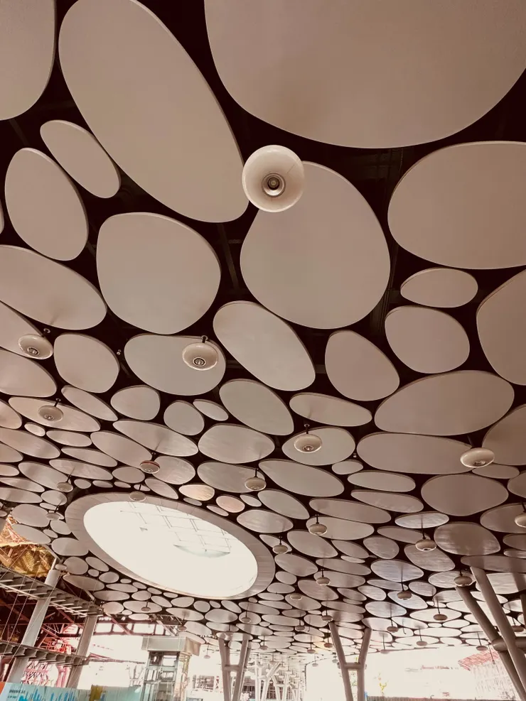 雲朵般屋頂，想像力無限之美-高雄火車站