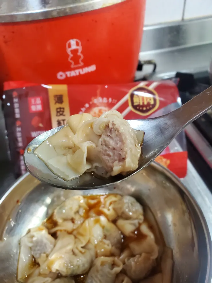 小口咬下內餡超細緻好吃！