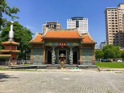 屋頂剪黏彩繪精細（圖片截圖於網路）