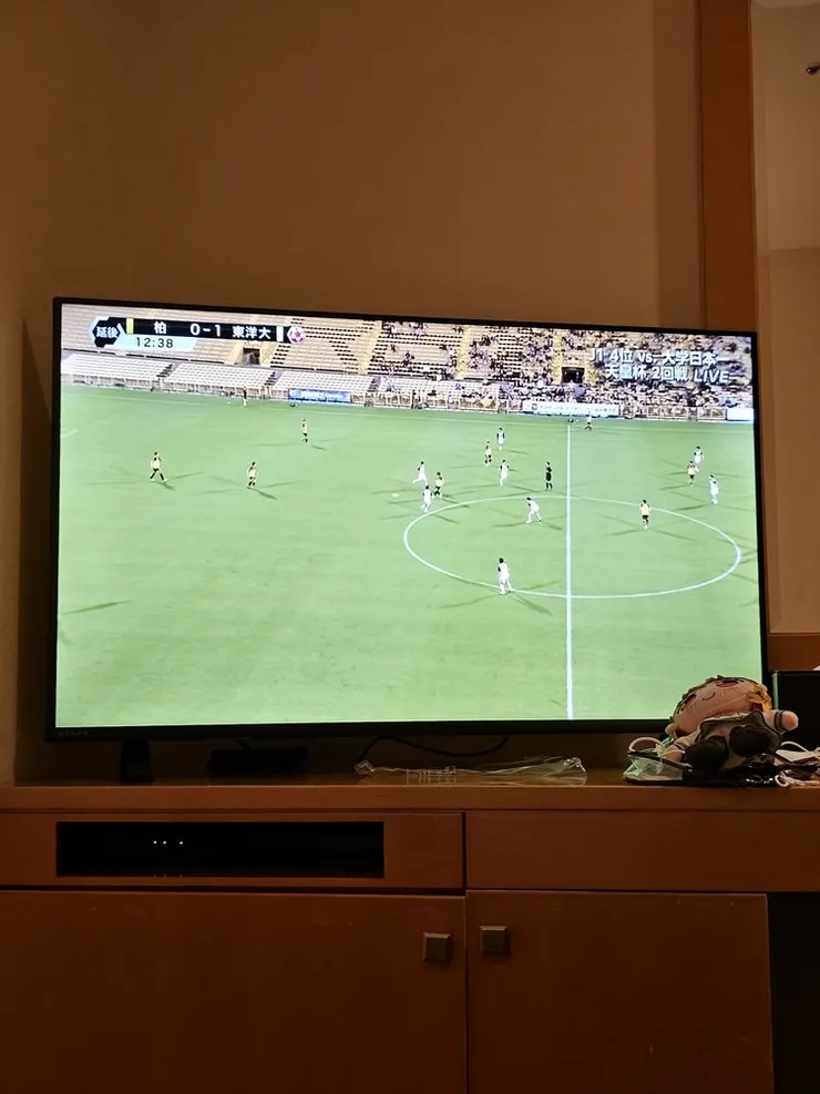 看電視: 天皇杯，東洋大學足球隊能在控球能力略遜一籌的情況下踢贏J1職業球隊真是厲害