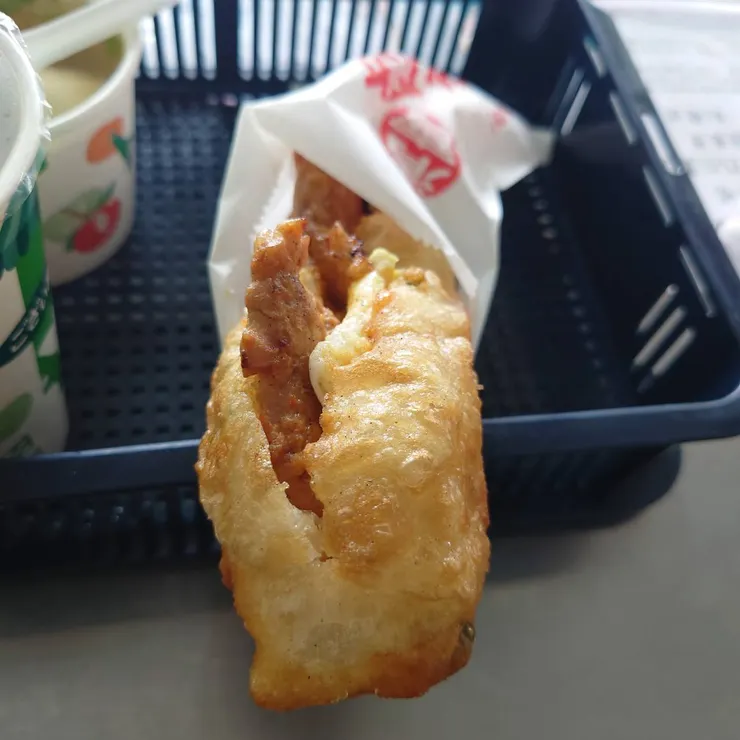 鹹油條+蛋+排肉