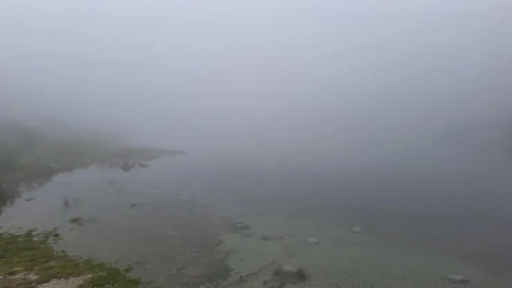 先去看看石頭湖 Skalnaté Pleso