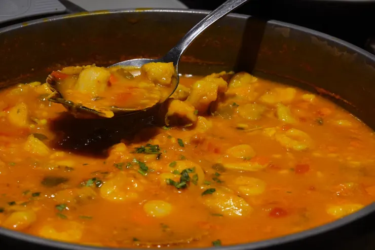 這盤西班牙燉飯最後被 Johnny 掃光