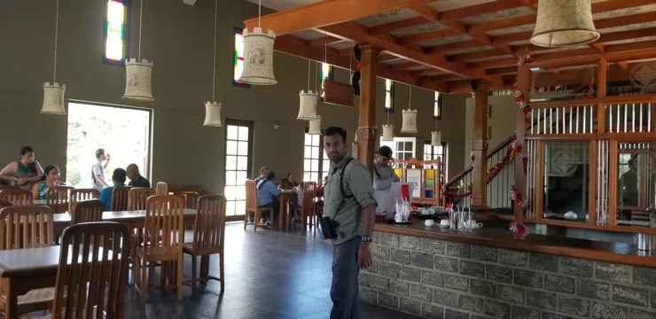 雅致的茶廳，游客有空可以在這裏面對高山，慢慢品嘗茶味