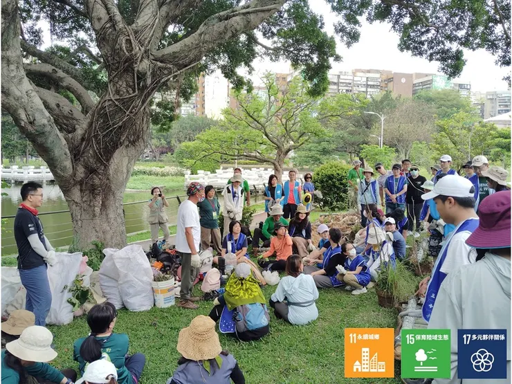 午休後,老師重新聚攏大夥,說明下午的操作工項