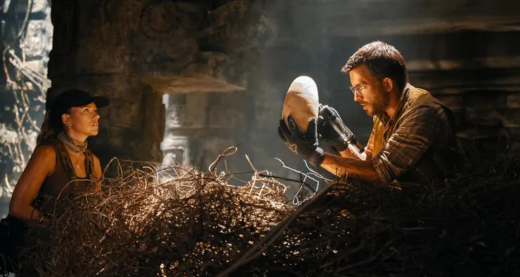 在巢穴深處，他們取得了最後一份樣本。