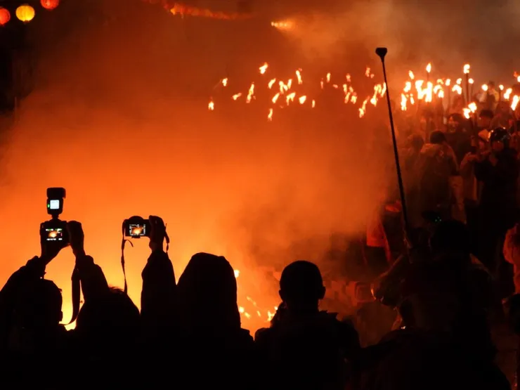 學妹鴨鴨在「擺眠」——絶魅魔幻現場