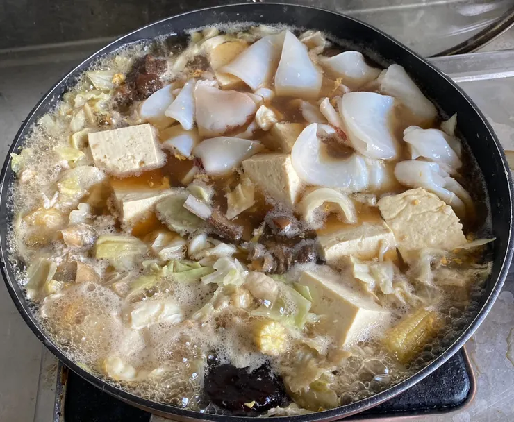 一鍋羊肉爐，是岡山人在桃園地製作宅配來的美味