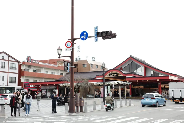 附近有很美的太宰府車站