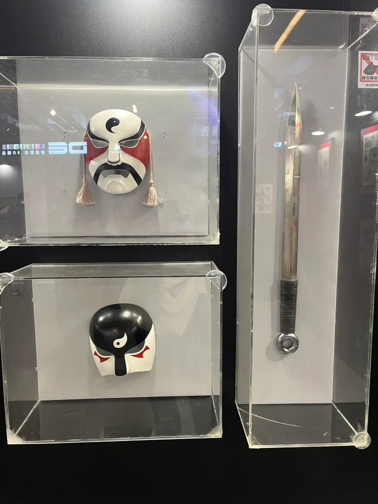 同樣是動漫IP，鋼鍊之前在三創的展有更具體的東西，我比較喜歡。鋼鍊展要門票錢，芙莉蓮的展免費，所以是羊毛出在羊身上