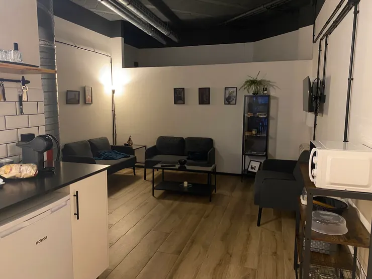 住宿簡易的休息區,然後我不小心把我的登山杖遺留在reception櫃檯了。