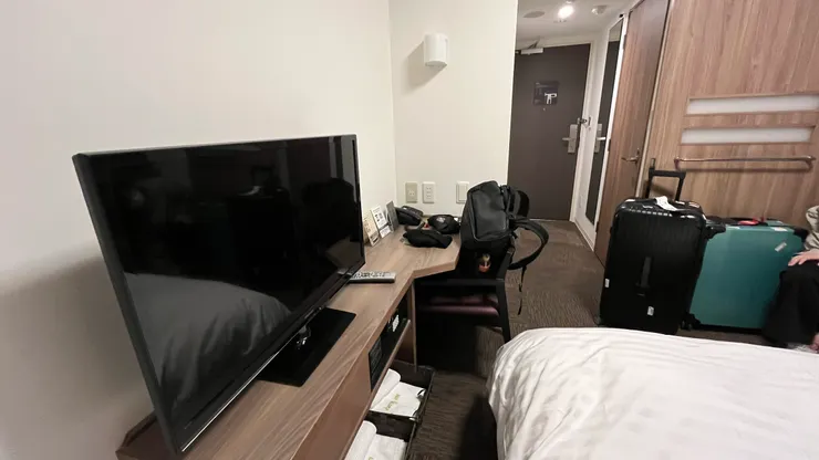 行李箱要打開還是稍嫌困難。