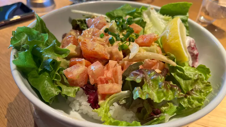 大概10分鐘餐點就上桌，也不用等太久。