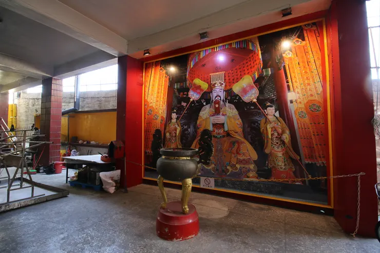 天公爐前面放天公照片，這我第一次見